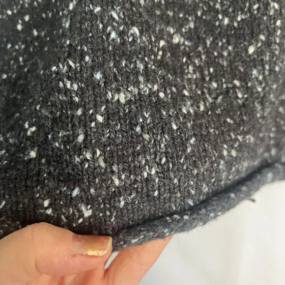 Express Black & White Marled Wool Blend Long Sleeve Turtleneck Sweater Size MD - Picture 4 of 8